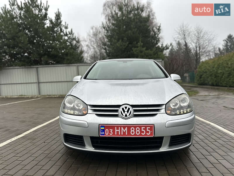 Хетчбек Volkswagen Golf 2006 в Луцьку