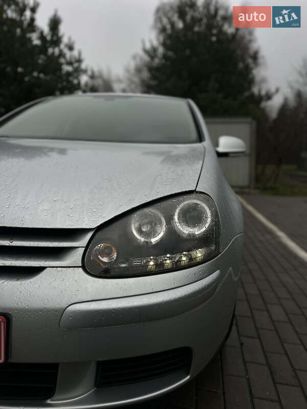 Хетчбек Volkswagen Golf 2006 в Луцьку