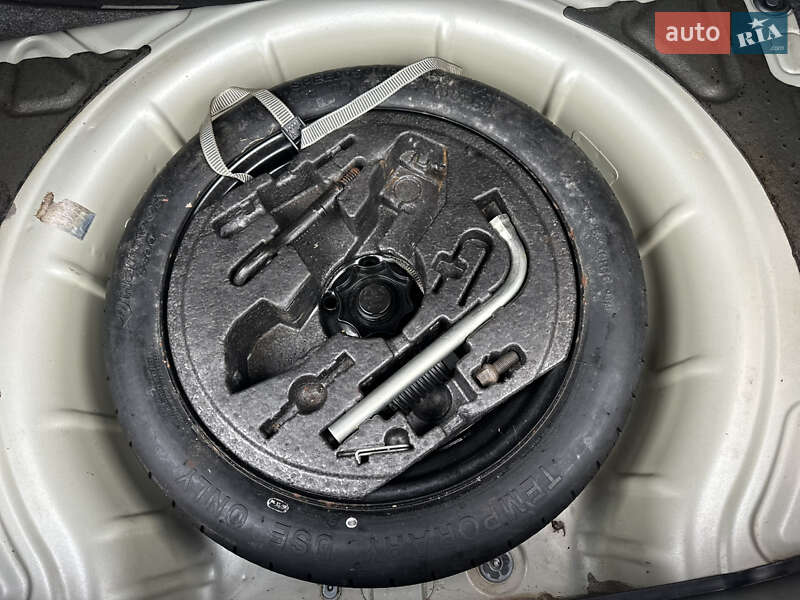 Хетчбек Volkswagen Golf 2006 в Луцьку