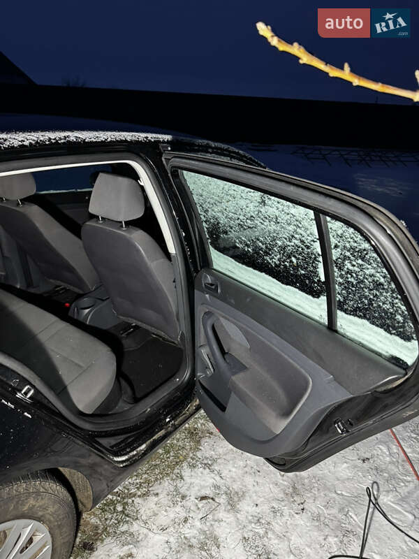 Хетчбек Volkswagen Golf 2008 в Луцьку