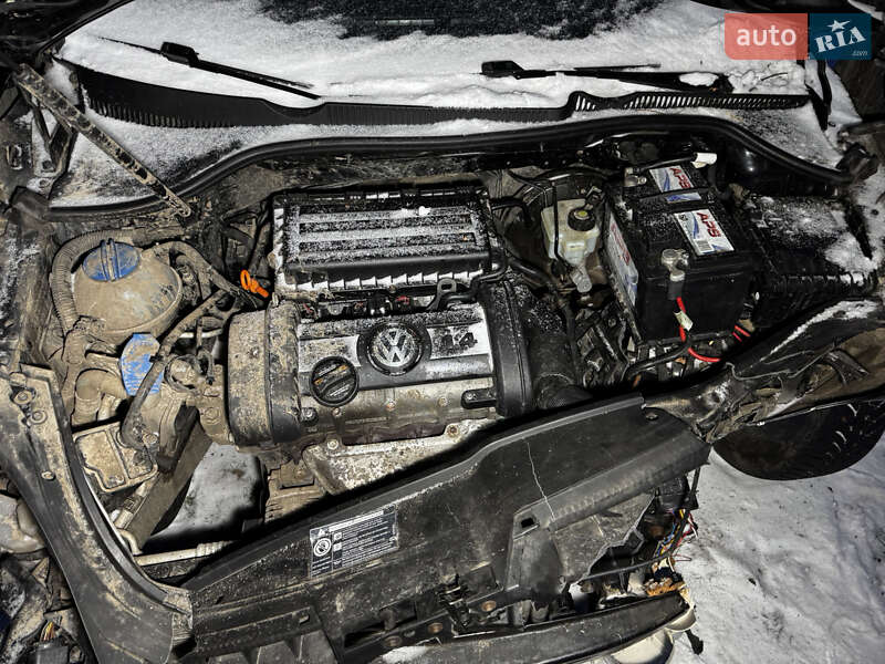 Хетчбек Volkswagen Golf 2008 в Луцьку