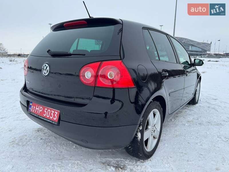 Хетчбек Volkswagen Golf 2008 в Львові