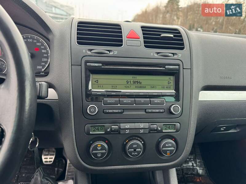 Хетчбек Volkswagen Golf 2008 в Львові