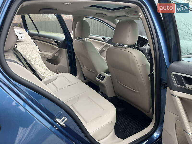 Хетчбек Volkswagen Golf 2017 в Вінниці