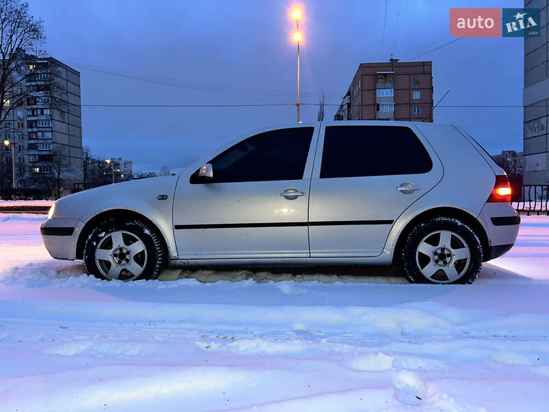 Хэтчбек Volkswagen Golf 1998 в Харькове