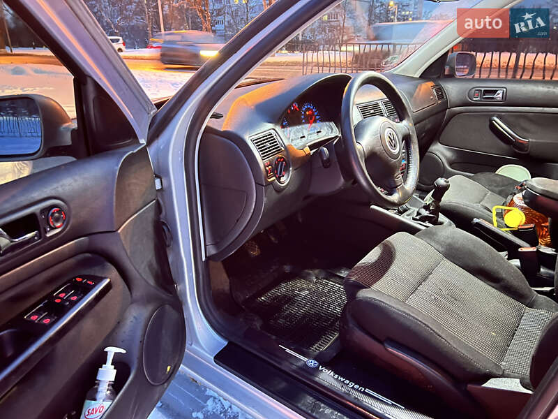 Хэтчбек Volkswagen Golf 1998 в Харькове