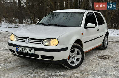 Хэтчбек Volkswagen Golf 1999 в Остроге