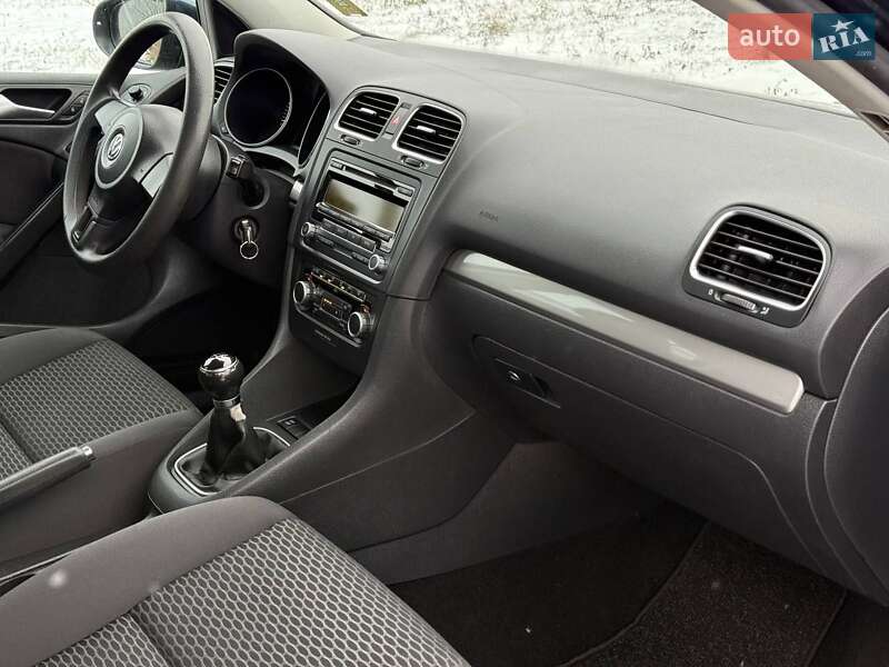 Хетчбек Volkswagen Golf 2010 в Вінниці