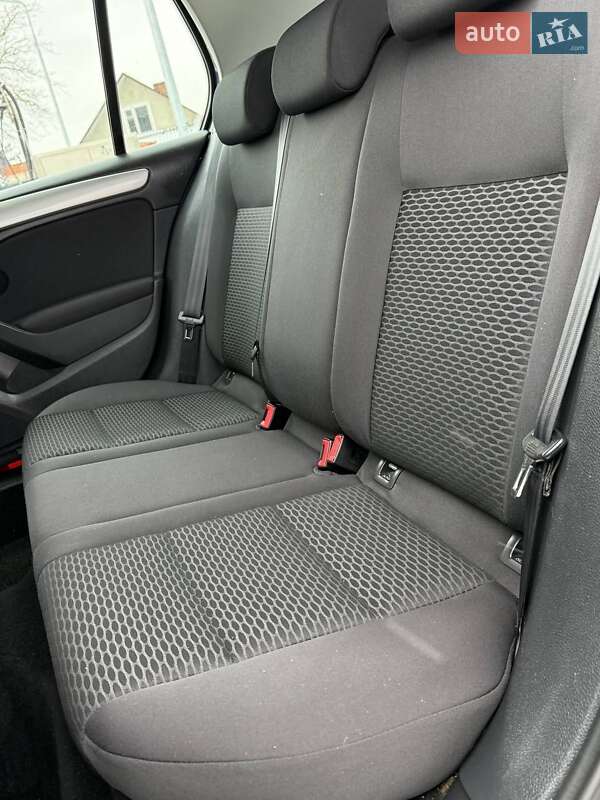 Хетчбек Volkswagen Golf 2010 в Вінниці