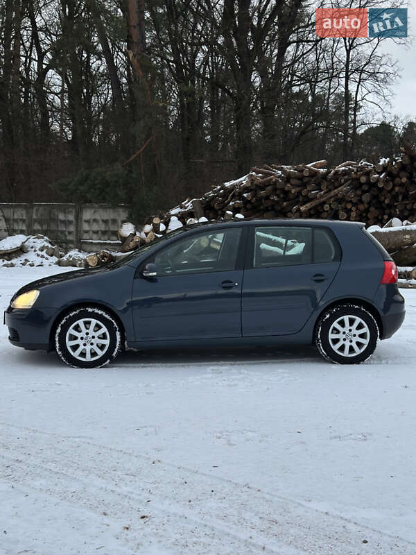 Хетчбек Volkswagen Golf 2008 в Луцьку