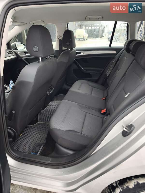 Універсал Volkswagen Golf 2014 в Львові