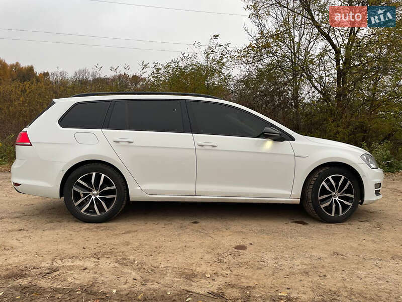 Универсал Volkswagen Golf 2015 в Львове