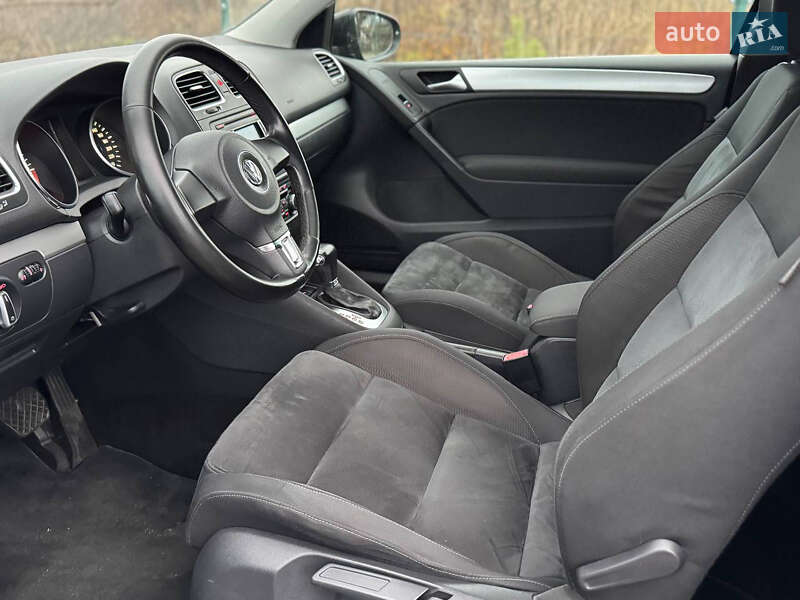 Хетчбек Volkswagen Golf 2010 в Дрогобичі