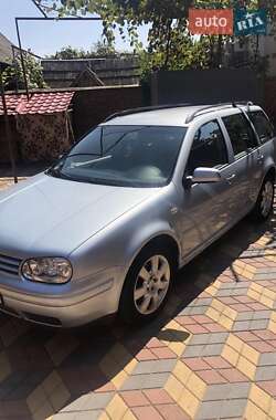 Універсал Volkswagen Golf 2004 в Мукачевому