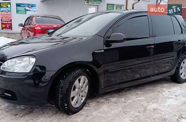 Хэтчбек Volkswagen Golf 2005 в Миргороде