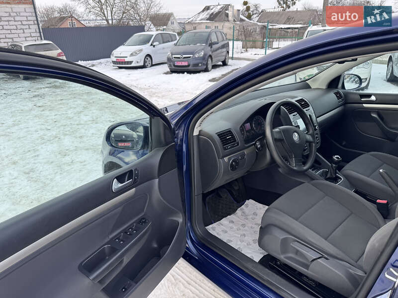 Хетчбек Volkswagen Golf 2007 в Звенигородці