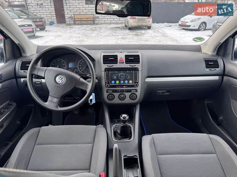 Хетчбек Volkswagen Golf 2007 в Звенигородці