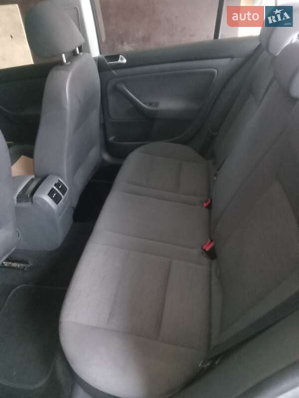 Хэтчбек Volkswagen Golf 2007 в Луцке