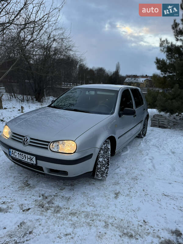Хэтчбек Volkswagen Golf 2000 в Луцке