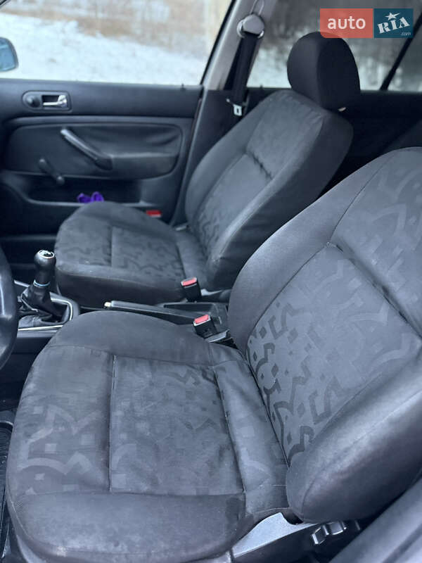 Хэтчбек Volkswagen Golf 2000 в Луцке