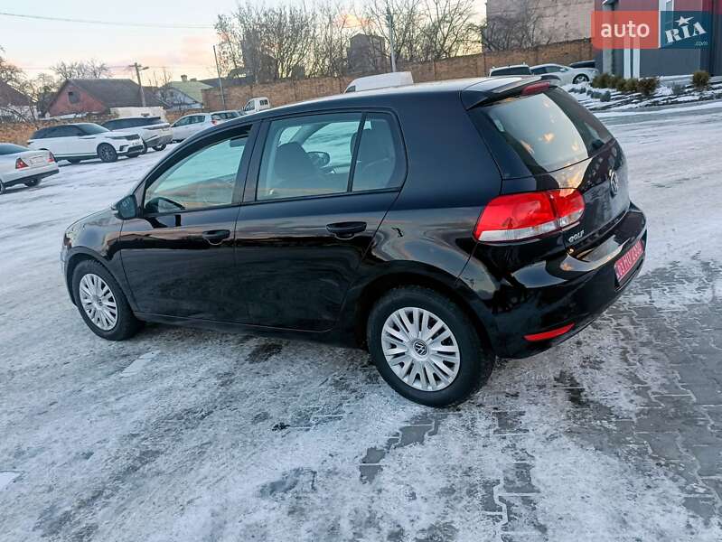 Хэтчбек Volkswagen Golf 2009 в Дубно