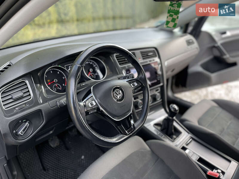 Універсал Volkswagen Golf 2018 в Самборі