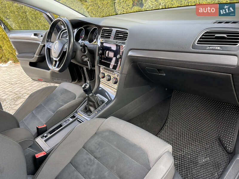 Універсал Volkswagen Golf 2018 в Самборі