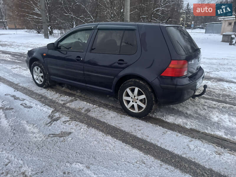 Хэтчбек Volkswagen Golf 2002 в Полтаве