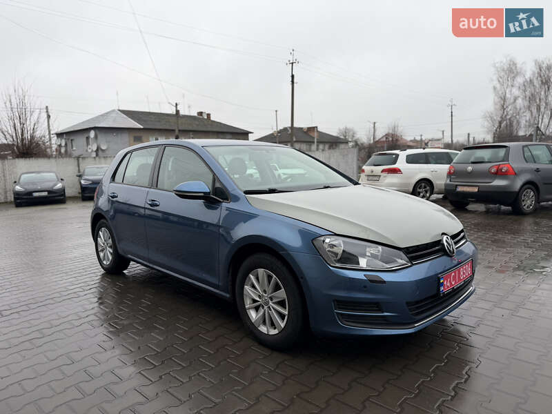 Хэтчбек Volkswagen Golf 2015 в Луцке
