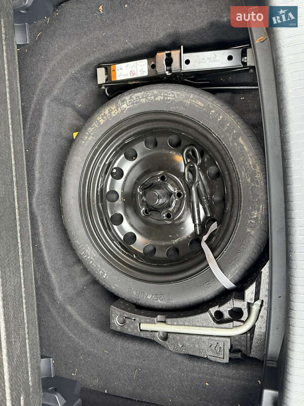 Хэтчбек Volkswagen Golf 2015 в Луцке