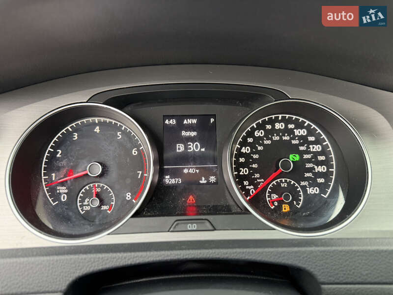 Хэтчбек Volkswagen Golf 2015 в Луцке