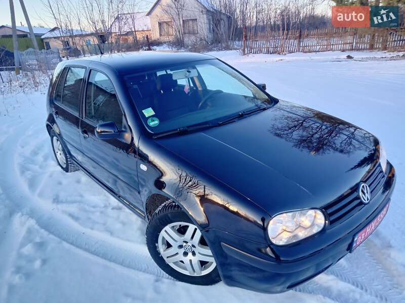Хетчбек Volkswagen Golf 2003 в Тернополі
