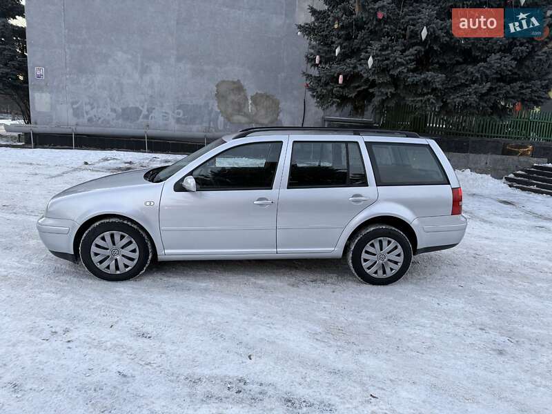 Универсал Volkswagen Golf 2003 в Ровно