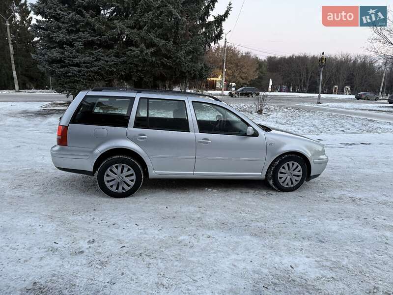 Универсал Volkswagen Golf 2003 в Ровно