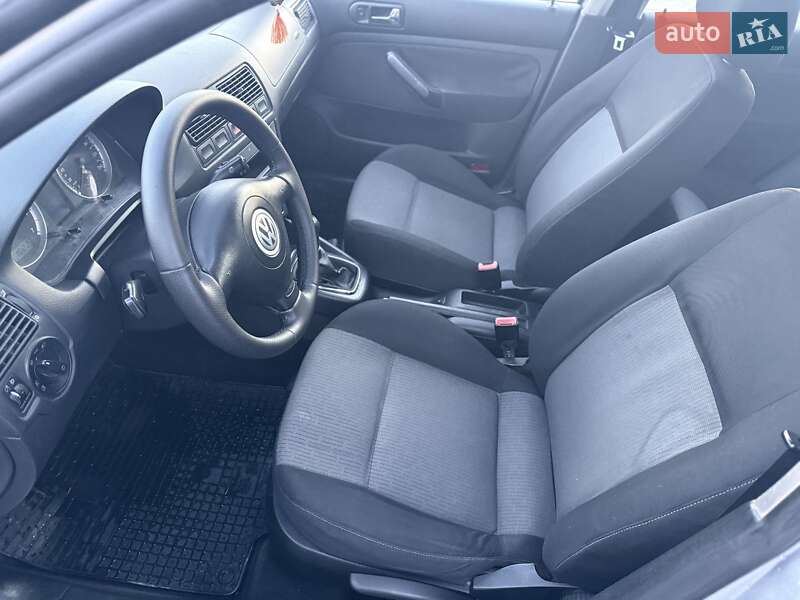 Универсал Volkswagen Golf 2003 в Ровно