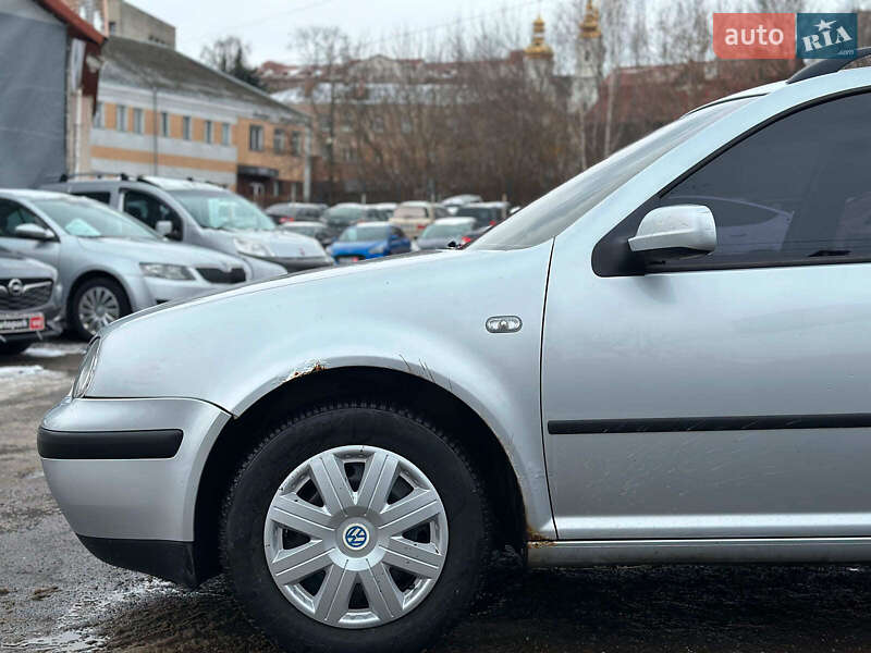 Універсал Volkswagen Golf 2002 в Вінниці