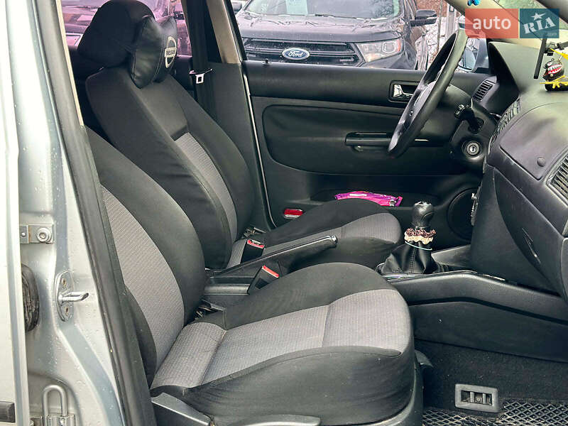 Універсал Volkswagen Golf 2002 в Вінниці