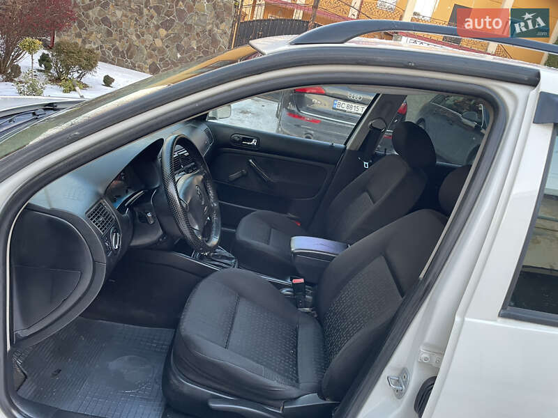 Универсал Volkswagen Golf 2001 в Львове