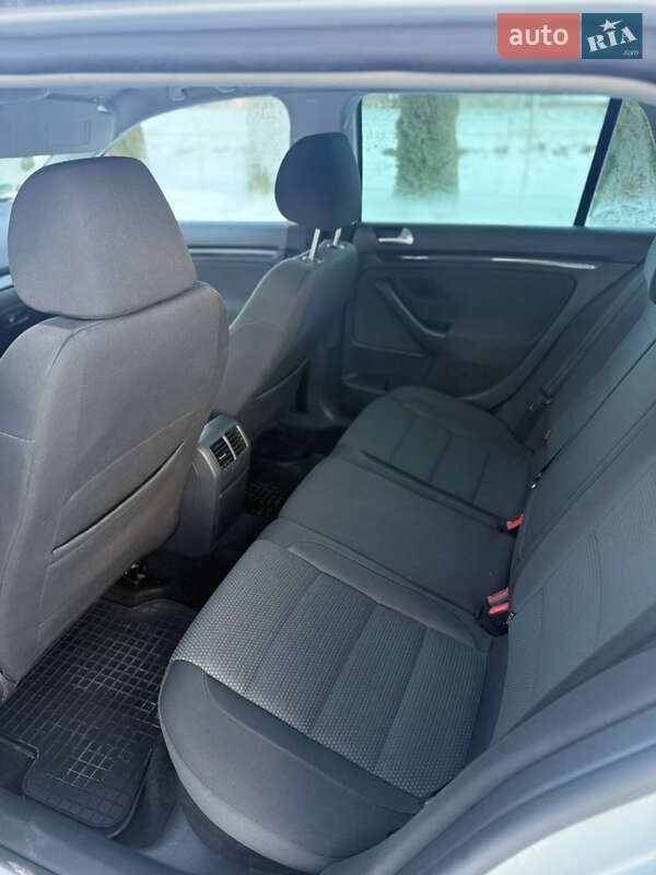 Універсал Volkswagen Golf 2009 в Хмельницькому