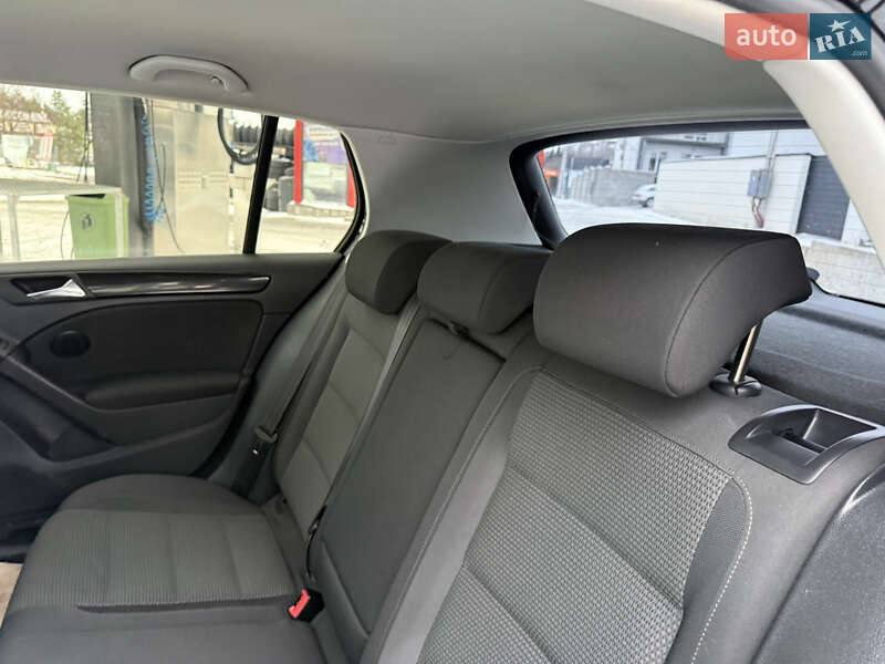 Хэтчбек Volkswagen Golf 2010 в Белой Церкви