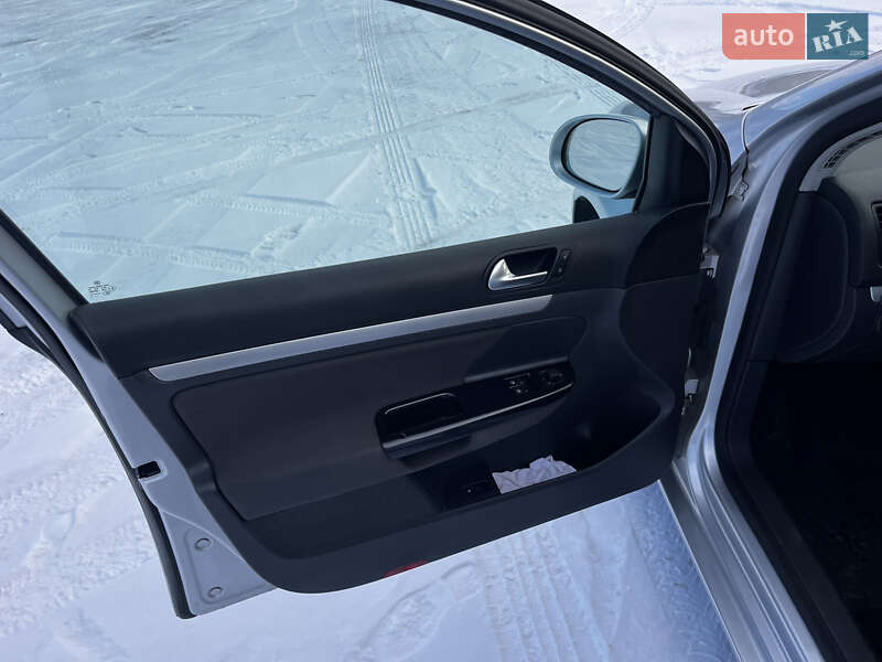 Хетчбек Volkswagen Golf 2008 в Луцьку фото 15 Хетчбек Volkswagen Golf 2008 в Луцьку