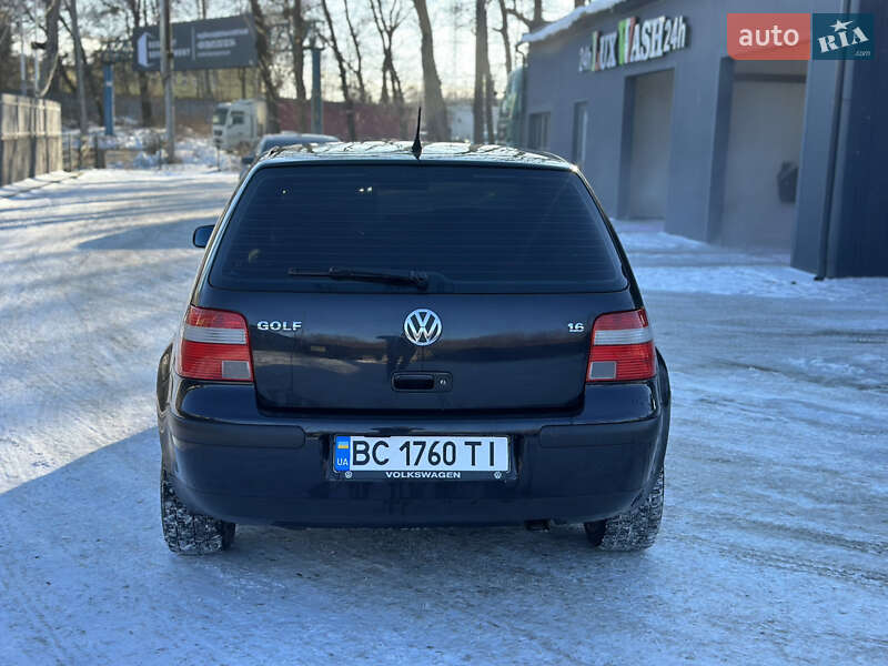 Хетчбек Volkswagen Golf 2003 в Львові