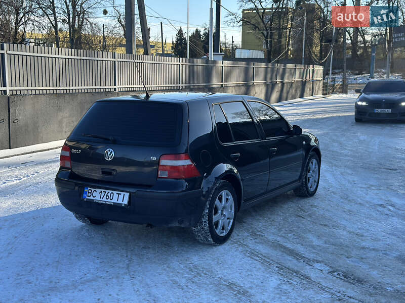 Хетчбек Volkswagen Golf 2003 в Львові