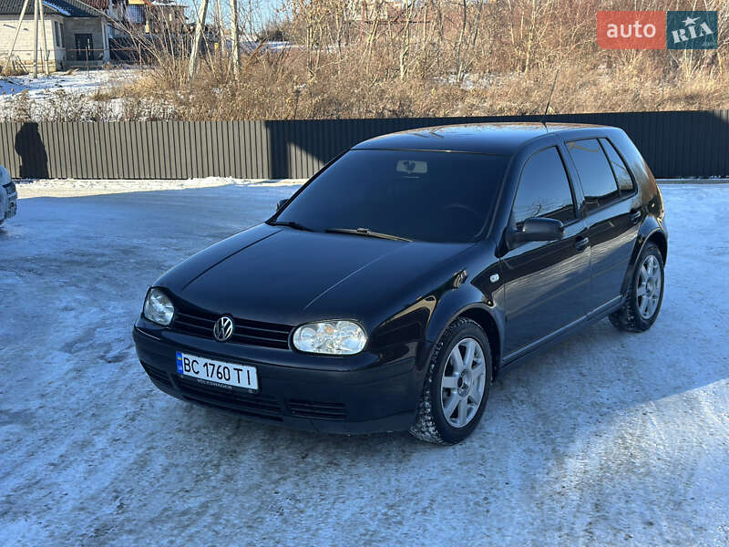Хетчбек Volkswagen Golf 2003 в Львові