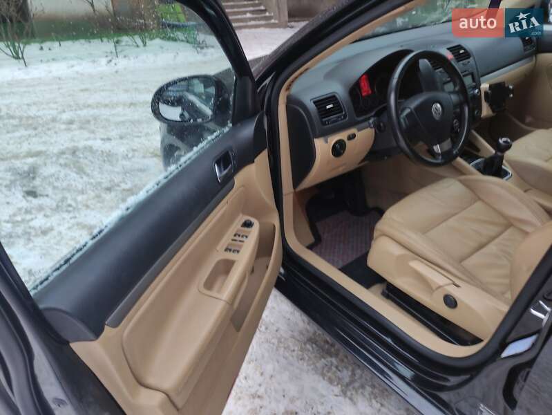 Универсал Volkswagen Golf 2009 в Каменец-Подольском