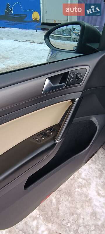 Хетчбек Volkswagen Golf 2012 в Києві