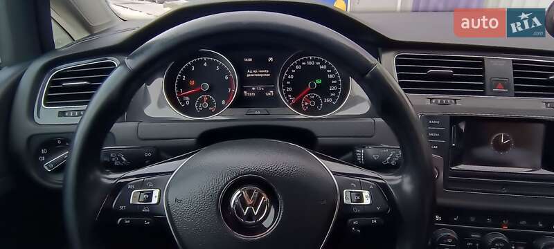 Хетчбек Volkswagen Golf 2012 в Києві