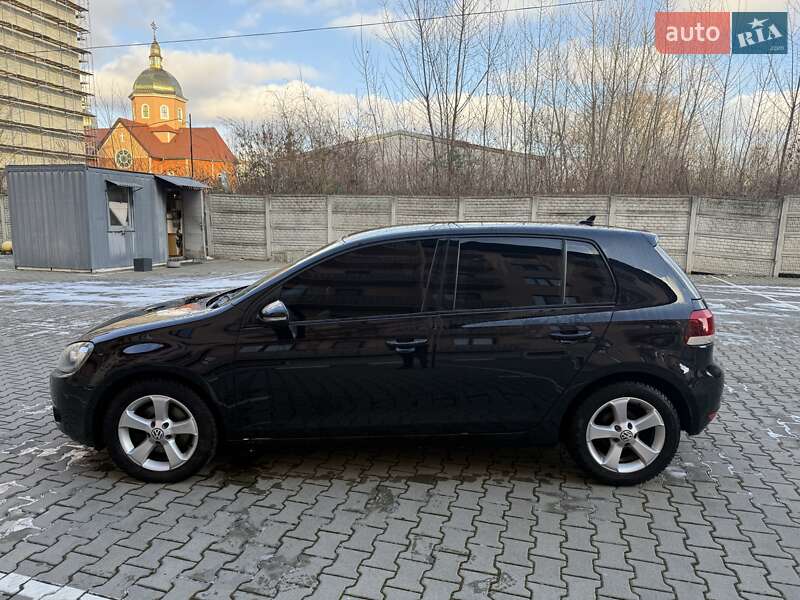 Хетчбек Volkswagen Golf 2010 в Ужгороді