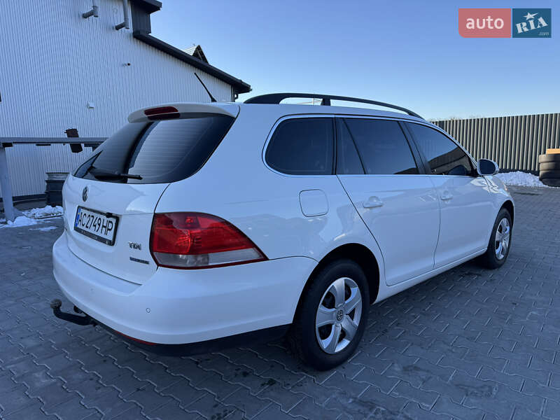 Універсал Volkswagen Golf 2009 в Володимирі