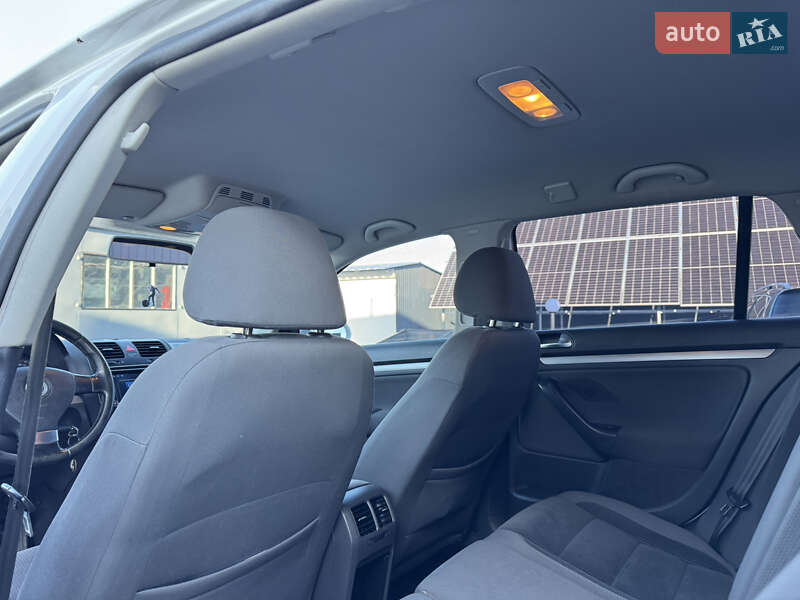 Універсал Volkswagen Golf 2009 в Володимирі